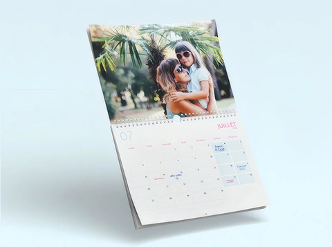 Großer Fotokalender: A4, wenn er geschlossen ist, A3, wenn er geöffnet ist!